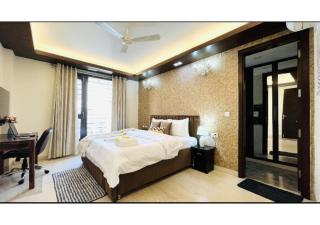 BluO 3BHK - Defence Colony - Balcony, Lift - New Delhi - 9