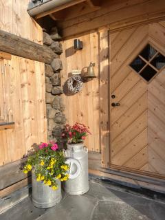 Rudland Gård - Unik gårdsovernatting i stabbur fra 1750 - 1