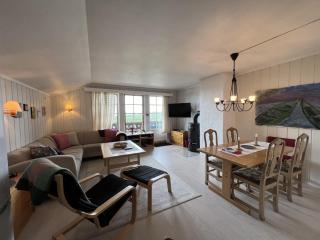 2-Bedroom Apartment with Balcony & Fireplace! - Beitostøl - 8