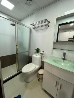 Megatower1 2X Bedroom Burnham SM Session Rd - 5