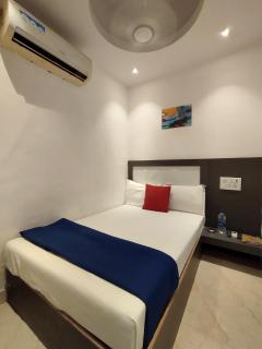 Hotel Aspen - Nr Mumbai Airport - 6