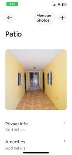 Beautiful bedroom with private bath in a villa near beach - Runaway Bay - 7