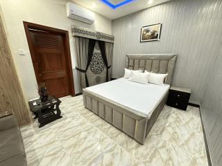 Luxury Blue Inn Guest House - Islamabad - 6