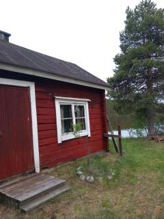 Rustic Old Lakeside Cottage at Sevettijärvi - 1