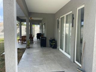 New!!!! St Silas 3-Bdrm, 3 and a half bath Villa approx 8 minutes from pristine beaches and shopping area - Saint James - 7