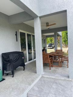 New!!!! St Silas 3-Bdrm, 3 and a half bath Villa approx 8 minutes from pristine beaches and shopping area - Saint James - 8