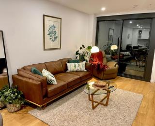 Modern 2BR Apartment in the Heart of the City - Hosted by Canstay - 1