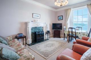 5 Belle Vue Court - 2 Bedroom Apartment - Tenby - Tenby - 0