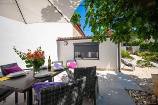 Beautiful Villa Ivona with garden in Medulin - Medulin - 8