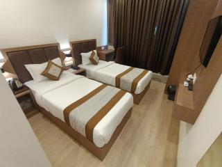 Hotel Beverly Palace Santacruz - Near BKC - Mumbai Airport T1 - 2