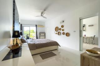 Sea view 1BR condo Beach Gym Sauna pool - Strand Bang Rak - 1