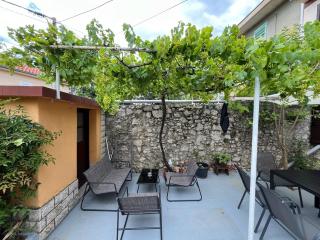 Holliday house Kloštar - Jadranovo - 2