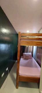 Megatower1 2X Bedroom Burnham SM Session Rd - 1