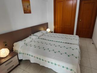 Solo familias Torre Domo Benidorm - Benidorm - 5