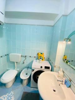 Elite Studio Near US Embassy & the Grand Lake Park - Tirana - 2