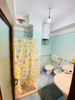 Elite Studio Near US Embassy & the Grand Lake Park - Tirana - 1