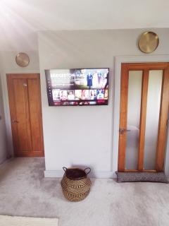 Roscommon Ensuite Room - 9