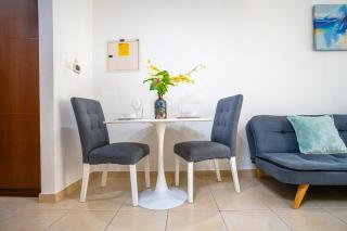 RH- Chic & Sleek Studio apartment, near Burj Khalifa - Dubai - 6