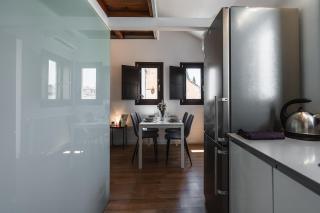 tuGuest Santa Ana Apartment - 4