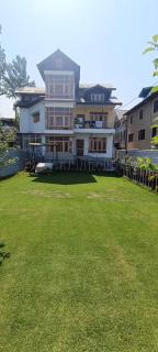 Jannat Inn - 0