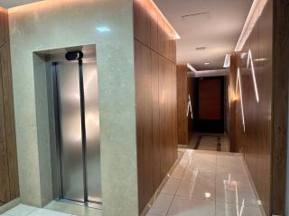 Spacious 2-Bedroom Apartment Near Center - 6