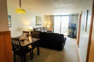 2 Blocks to Beach, Lovely Home for 8 - Myrtle Beach - 1