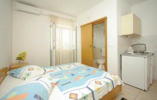 White Hill Studio-Apartments - Makarska - 0
