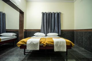 RajGaurav Lodging - Kolhapur - 1