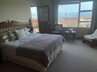 Entire top floor with beautiful view - 7