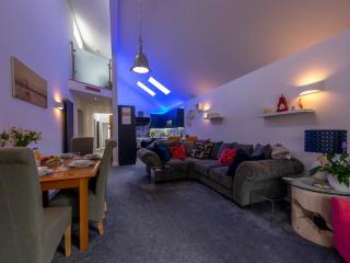 Pass the Keys Modern and Stylish Bungalow - Stafford - 7