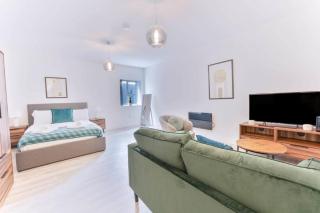 Pass the Keys Flat 7 · Exquisite Large 1 bedStudio Sanctuary - Birmingham - 2