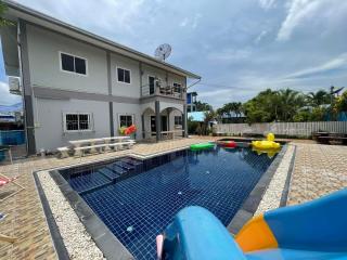 Frey Pool Villa Sattahip - Sattahip - 3