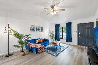 12 Guests near Lackland AFB 9630 SeaWorld - San Antonio - 7