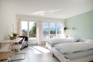 B&B Mont-Crosin - - 9