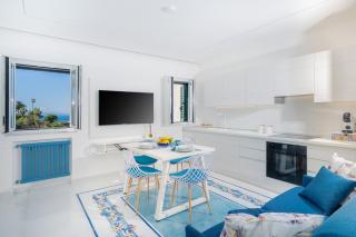 Sea View Deluxe Apartments - Vico Equense - 4