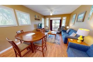 Serenity 2BR Lakeside Villa near Litchfield Resort - 2