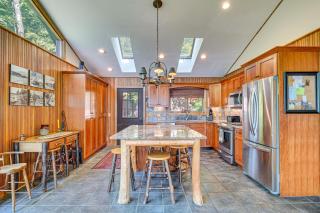 Waterfront Lake George Lodge with Boat Dock and Deck! - 3