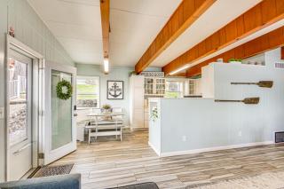 Game Room and Dock Waterfront Osage Beach Home! - Osage Beach - 5