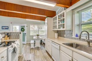 Game Room and Dock Waterfront Osage Beach Home! - Osage Beach - 2