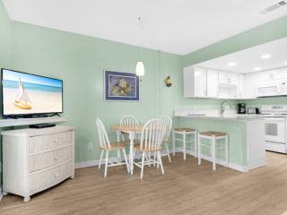 Summer Breeze Condominium 211 by Newman-Dailey - Destin - 4