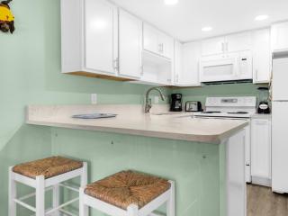 Summer Breeze Condominium 211 by Newman-Dailey - Destin - 2