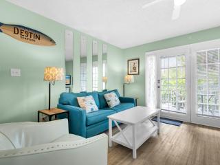Summer Breeze Condominium 211 by Newman-Dailey - Destin - 7