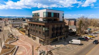 Modern Elegance on Linden - Walk, Bike Everywhere! - 7