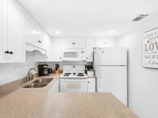 Summer Breeze Condominium 109 by Newman-Dailey - 4