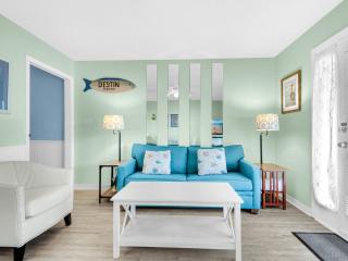 Summer Breeze Condominium 211 by Newman-Dailey - Destin - 6