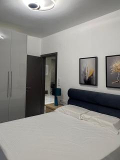 Seafront Lux Apartment - 4