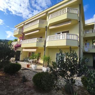 Apartments Glavaš - Makarska - 0