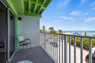Ocean View Hotel Room with Balcony- 2 Full Beds #20 - Fort Pierce - 9