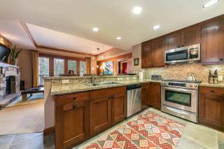 Catamount Lodge 305 by East West Hospitality - Truckee - 6