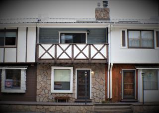 Claim Jumper Townhouse 05 - On the River - Across from the Fishing Ponds - WiFi - Cable - Near Ski Area - Wood Burning Fireplace - 9
